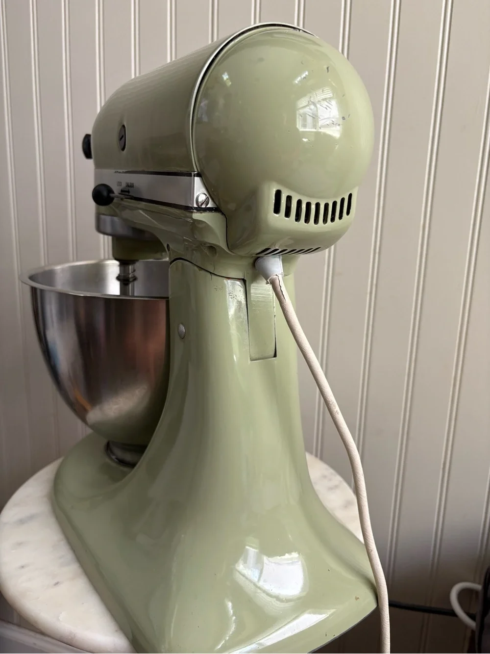 Vintage Hobart KitchenAid Avocado Green 6-Speed Stand Mixer Whisk/Paddle/Hook